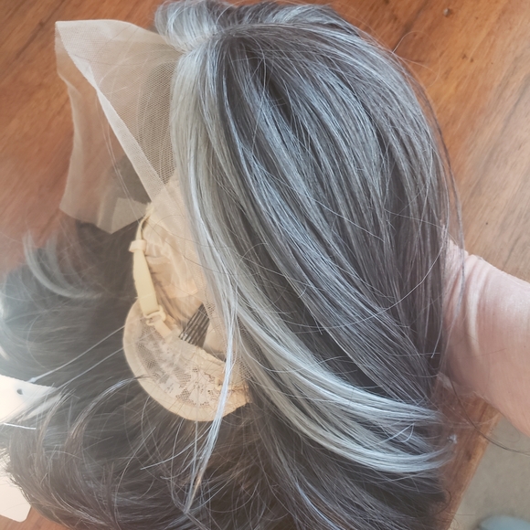 Beautiful Wig With Brown, Light And Dark Grey - Picture 10 of 15